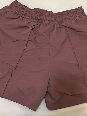 Nike Elastic Waist Casual Shorts in Dusty Mauve